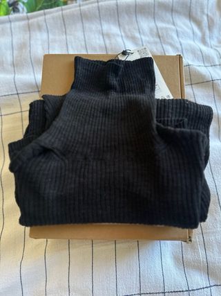 Jersey cuello alto Zara negro