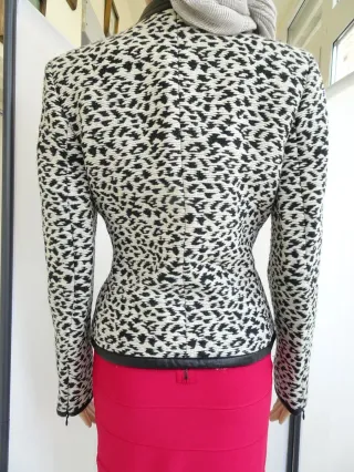 Blazer Simorra estampado blanco y negro