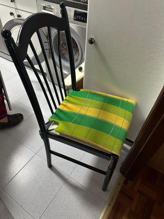 Mesa de cocina extensible + 2 sillas