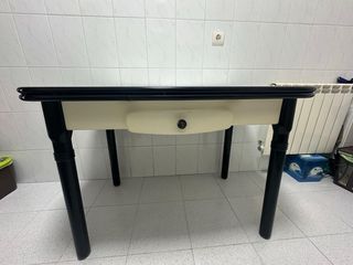 Mesa de cocina extensible + 2 sillas