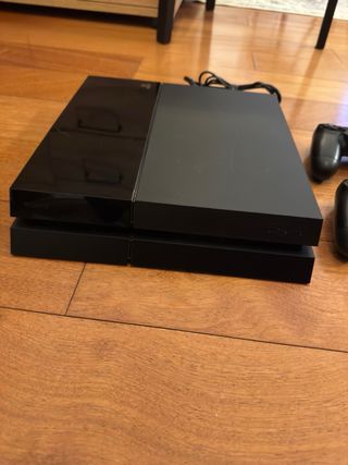 PS4 500GB Negra + 2 Mandos + 5 Juegos