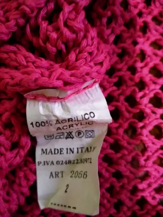 Conjunto Top Rosa y Shorts Blancos