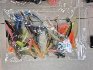 Lote +30 señuelos silicona de pesca. A estrenar