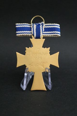 Medalla Cruz de Honor de la Madre Alemana (oro).