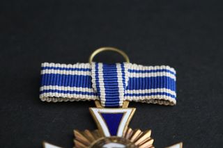 Medalla Cruz de Honor de la Madre Alemana (oro).