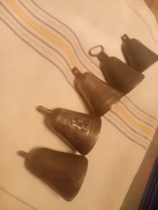 Antiche campanelle in bronzo