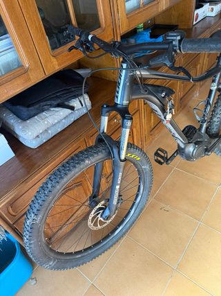 Bicicleta de Montaña Giant Negra