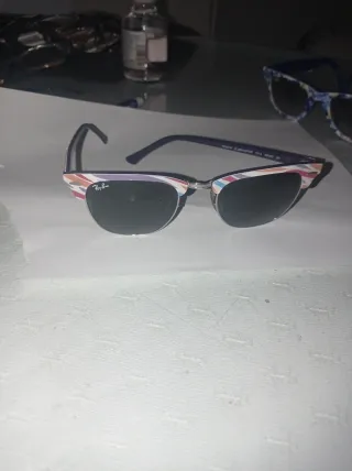 Vitrina Vintage Luis XV con Cristalería