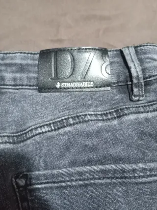 Pantalón vaquero Stradivarius gris T.36 Campana