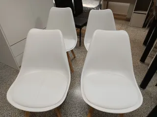Lote 4 Sillas Blancas Madera Plástico
