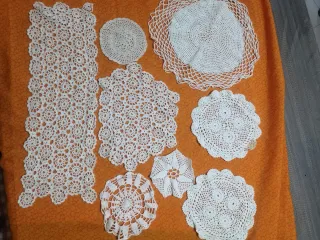 Centrini uncinetto bianchi in cotone