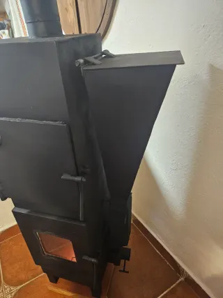 Estufa de pellet con horno y termómetro