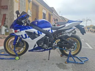 Suzuki GSXR 600 K7