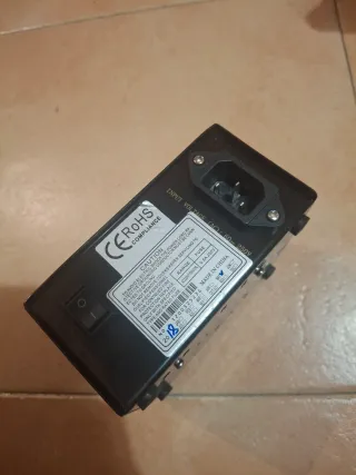 Máquina de tatuar y fuente de alimentación