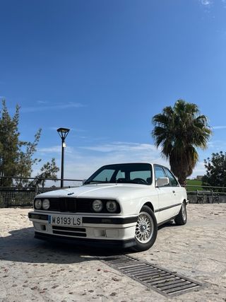 BMW E30 318is