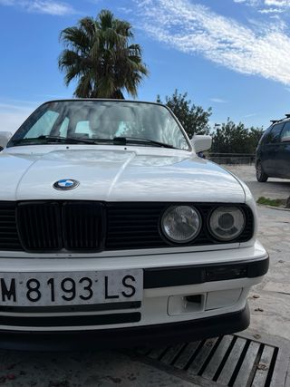 BMW E30 318is