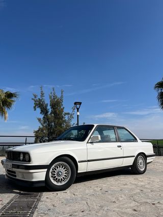 BMW E30 318is