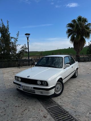 BMW E30 318is