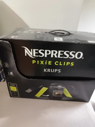 Cafetera Nespresso Negra