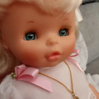 Muñeca primera  comunión Famosa