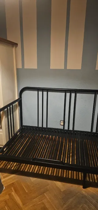 Diván cama hierro. Para cama individual y doble.