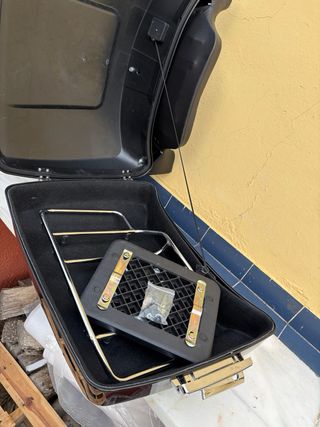 Baúl trasero moto custom negro