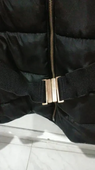 Chaquetón negro mujer con capucha