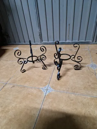 Porta macetas de forja recoger en mano