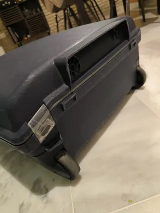 Maleta rígida American Tourister 2 ruedas