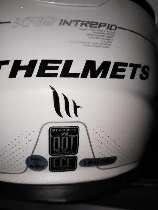 Casco MT Helmets Blanco y Azul