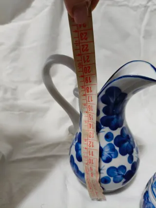 Caraffa in ceramica dipinta a mano