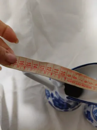 Caraffa in ceramica dipinta a mano