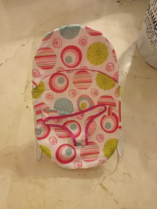 Silla para muñecas con estampado