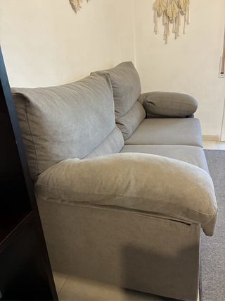 Sofá gris de tela