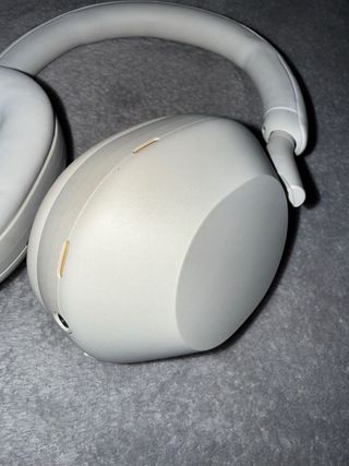 Cascos Sony WH-1000XM5 Beige