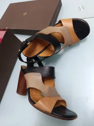 Sandalias Chie Mihara Beige y Negro