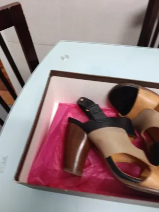 Sandalias Chie Mihara Beige y Negro