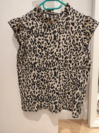 Blusa sin mangas con estampado de leopardo