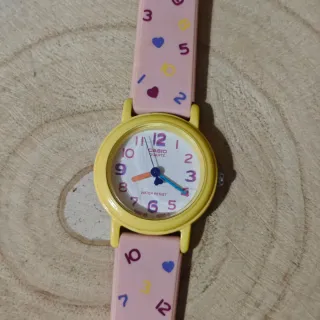 Reloj Casio infantil rosa y amarillo