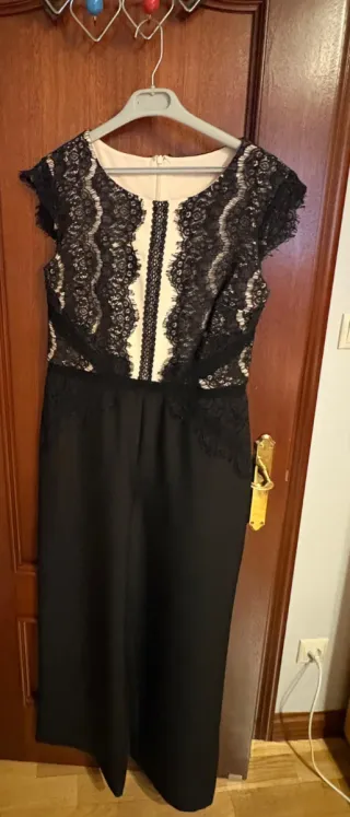 Mono elegante encaje negro y blanco