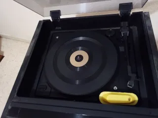 Rockola ELBE: Sistema audio vintage con giradischi e lettore cassette