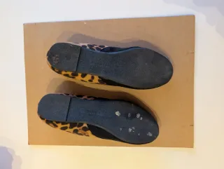 Zapatos planos Blanco negro y animal print