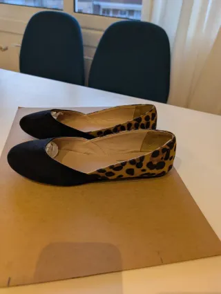 Zapatos planos Blanco negro y animal print