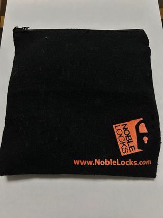 Candado portátil Noble Locks con llaves y funda