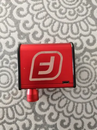 Compresor de aire fumpa pequeño rojo