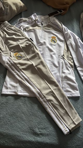 Chándal Adidas Beige y Blanco