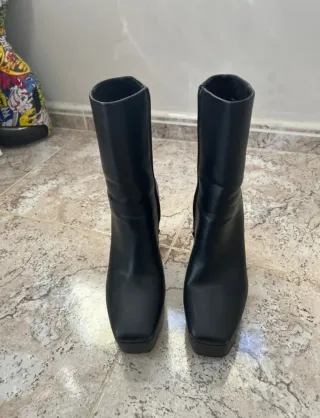 Botas altas negras con plataformas