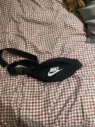 Riñonera Nike