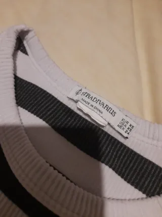 Conjunto Top Rayas y Shorts Blancos