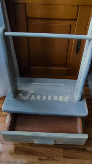 Galán de noche de madera maciza